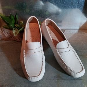 ECCO White Dynamic Driving Mocs: EUC